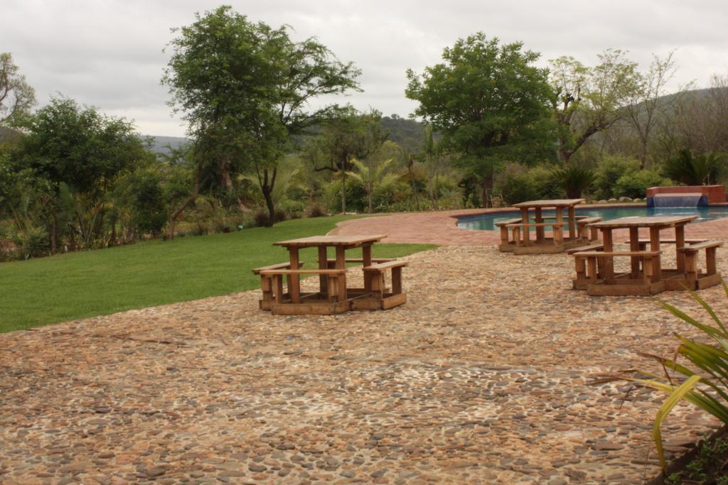 Copacopa Lodge And Conference Centre Punda Maria Luaran gambar