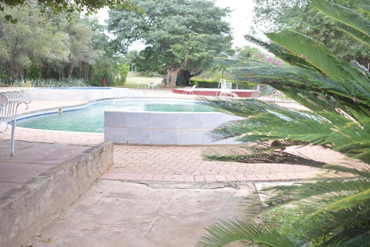 Copacopa Lodge And Conference Centre Punda Maria Luaran gambar