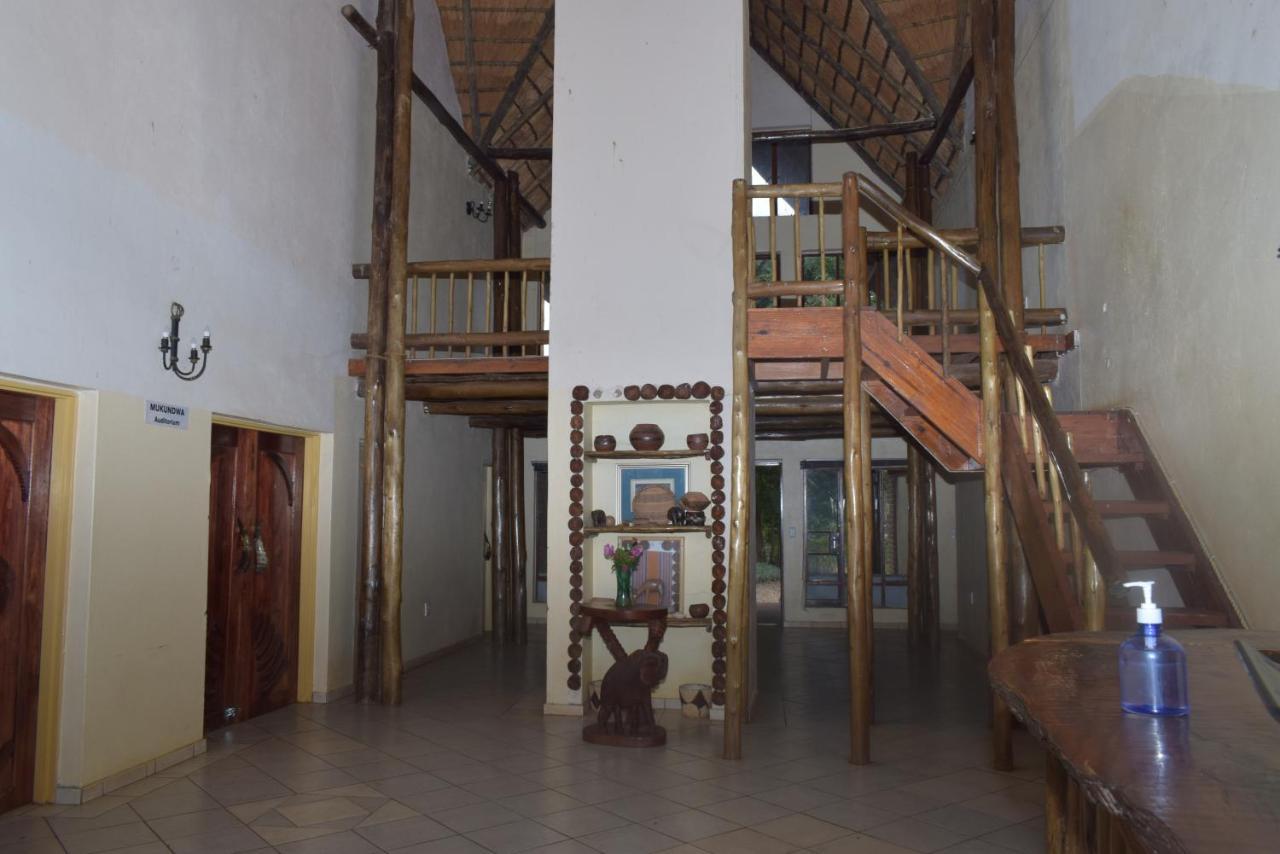 Copacopa Lodge And Conference Centre Punda Maria Luaran gambar