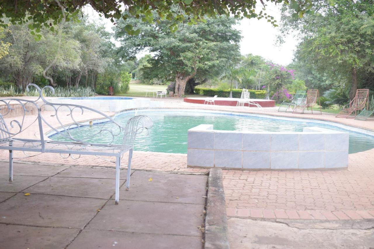 Copacopa Lodge And Conference Centre Punda Maria Luaran gambar