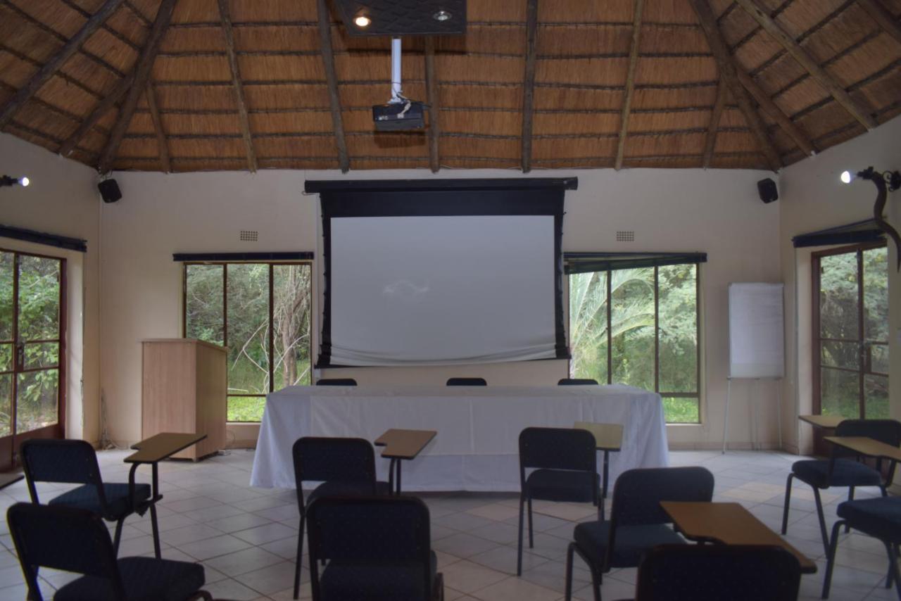 Copacopa Lodge And Conference Centre Punda Maria Luaran gambar